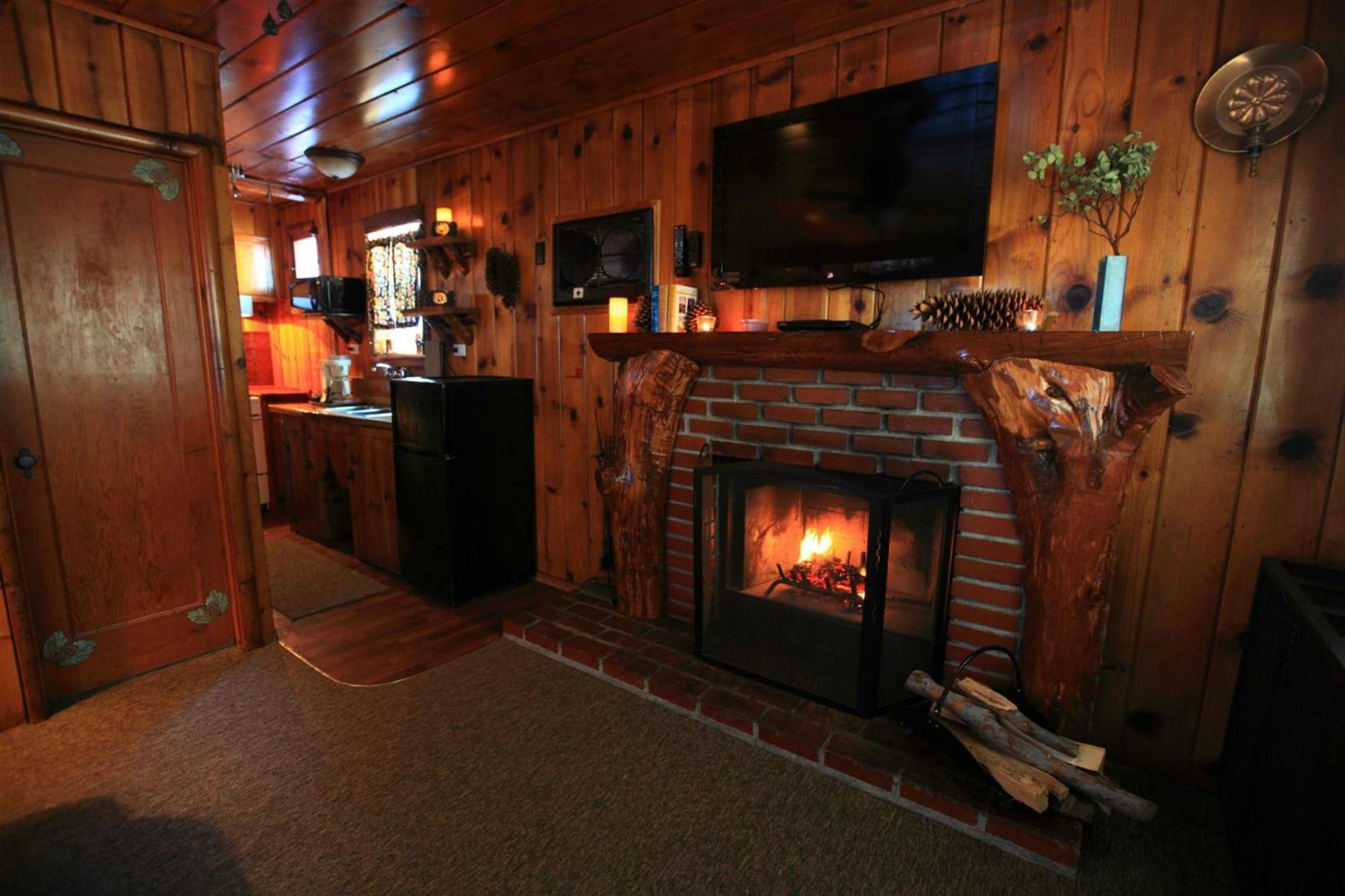 Sleepy Hollow Cabins & Hotel Crestline Luaran gambar