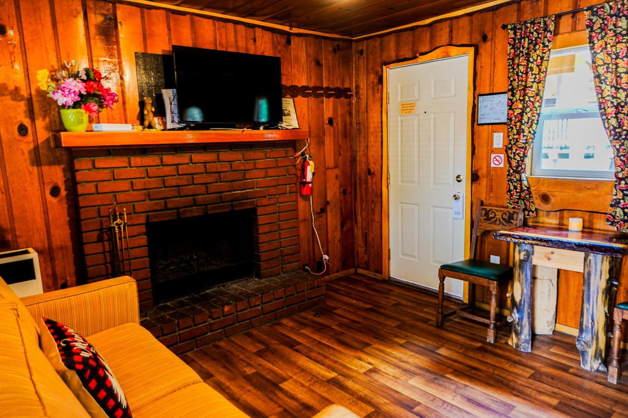 Sleepy Hollow Cabins & Hotel Crestline Luaran gambar